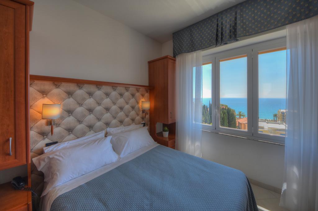 Hotel Noris 피날레리구레 외부 사진